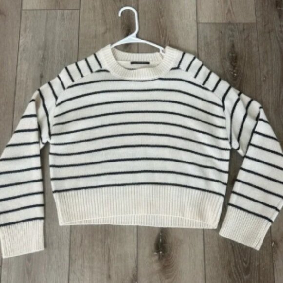 NWOT Tahari Black and Cream Striped Crewneck Sweater Summer Top Fall Sweater XS - Picture 1 of 2